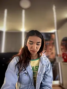 Nikol Rang   online show from September 2025 07:58:01 PM