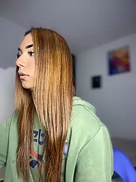 Snapshot of Nikol_Rang__ chatting on March 2026 06:15:02 PM Nikol Rang online show from March 2026 06:15:02 PM