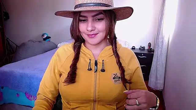 Lu perez online show from February 2025 07:10:01 PM