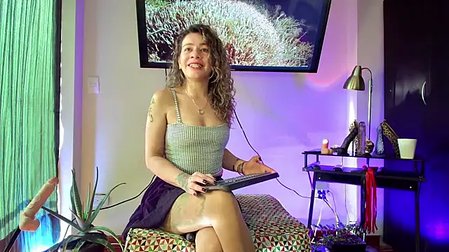 oriana thomson2 online show from January 2025 12:58:01 PM