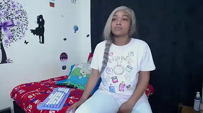 Snapshot of katty_ebonny chatting on March 2025 04:10:01 AM katty ebonny online show from March 2025 04:10:01 AM