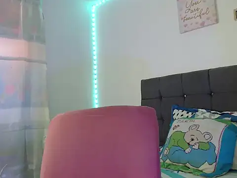 Snapshot of katty_ebonny chatting on November 2025 08:08:02 PM katty ebonny online show from November 2025 08:08:02 PM