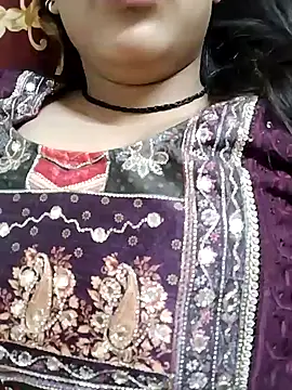 Snapshot of Sreya213 chatting on January 2025 08:06:02 PM Sreya213 online show from January 2025 08:06:02 PM