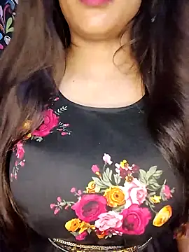 Snapshot of Sreya213 chatting on February 2026 06:28:01 PM Sreya213 online show from February 2026 06:28:01 PM