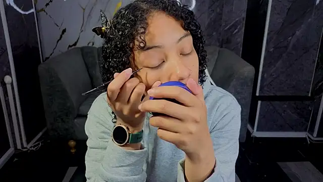 Violeth b online show from December 2025 12:34:02 PM