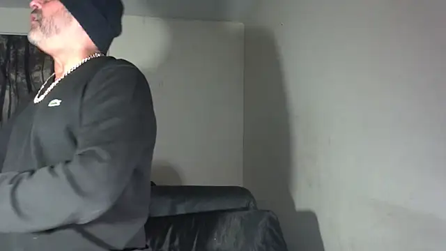 Snapshot of RickStone51 chatting on December 2025 04:52:02 AM RickStone51 online show from December 2025 04:52:02 AM