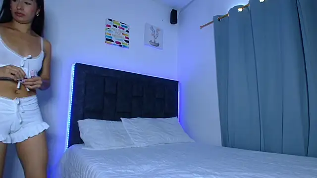 Snapshot of IssabellaLopez chatting on February 2026 04:49:02 PM IssabellaLopez online show from February 2026 04:49:02 PM