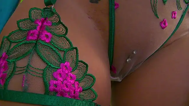 Snapshot of Foxxxy_MILF chatting on June 2026 03:51:02 AM Foxxxy MILF online show from June 2026 03:51:02 AM