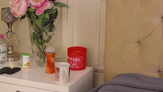 Snapshot of SarahLynz chatting on March 2025 04:11:02 PM SarahLynz online show from March 2025 04:11:02 PM