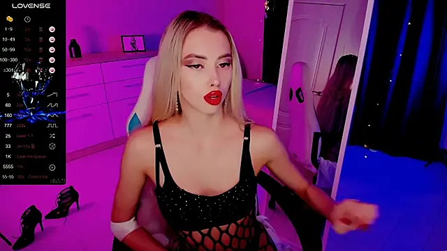 Snapshot of Emilia_Klar chatting on November 2025 08:03:02 AM Emilia Klar online show from November 2025 08:03:02 AM