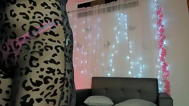 Alaia Love77 online show from March 2025 10:10:01 PM