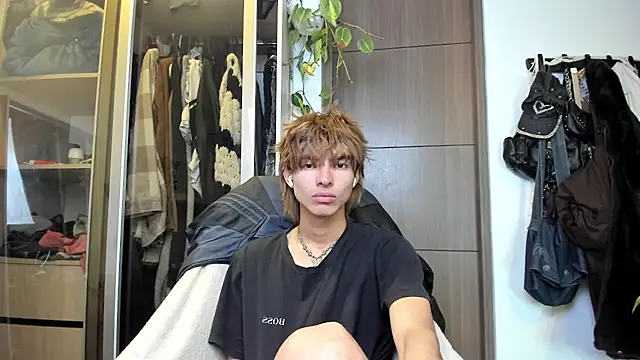 santy-kitty online show from February 2025 04:20:01 AM