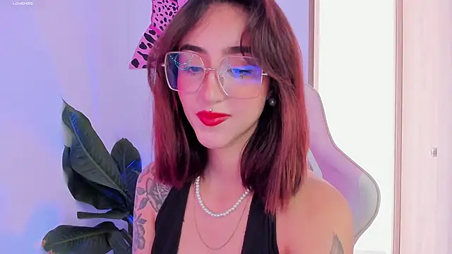 MelodieRoy online show from February 2025 08:00:01 PM