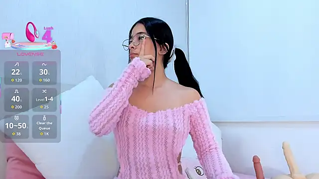 Isaa Queen online show from January 2026 06:11:02 PM