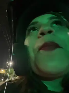 perlita05 online show from January 2026 12:57:01 AM