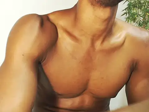 MAXIMO JHONS online show from October 2025 04:41:02 AM