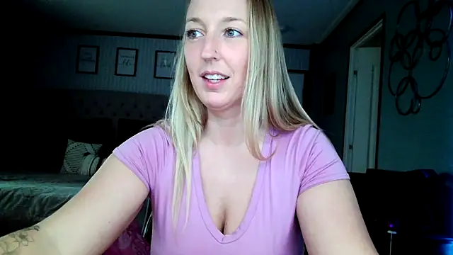 lucyallen4201 online show from December 2024 08:12:02 PM