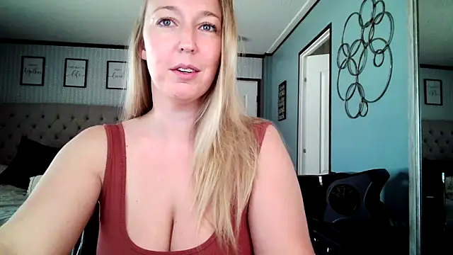 lucyallen4201 online show from January 2025 06:17:02 PM