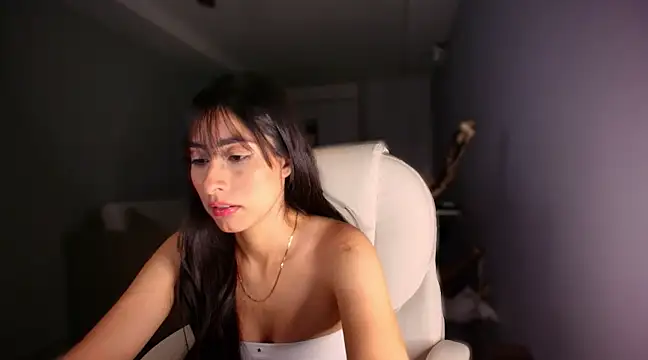 auroracaruso11 online show from March 2025 12:00:02 AM