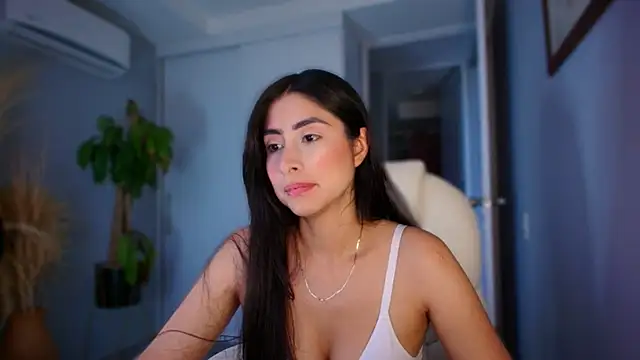 auroracaruso11 online show from September 2025 10:24:02 PM