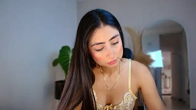 auroracaruso11 online show from December 2025 09:13:02 PM