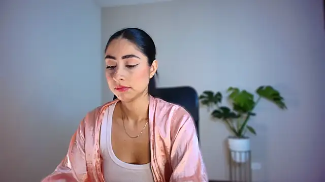 auroracaruso11 online show from January 2026 12:00:01 PM