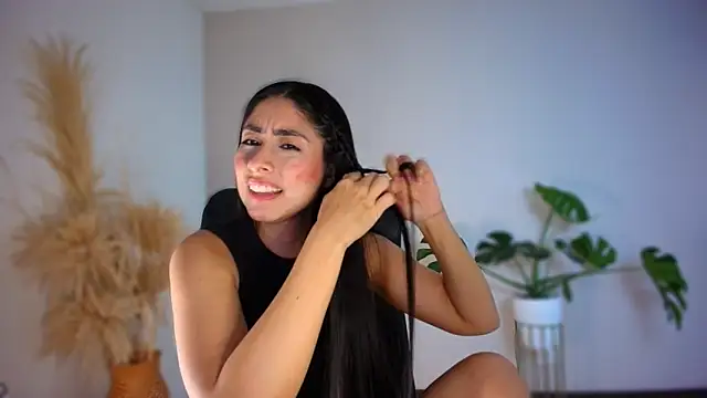 auroracaruso11 online show from April 2026 07:47:01 PM