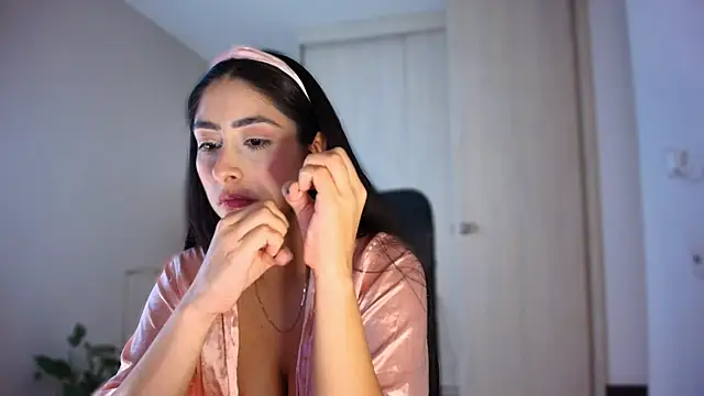 auroracaruso11 online show from May 2026 08:58:01 PM