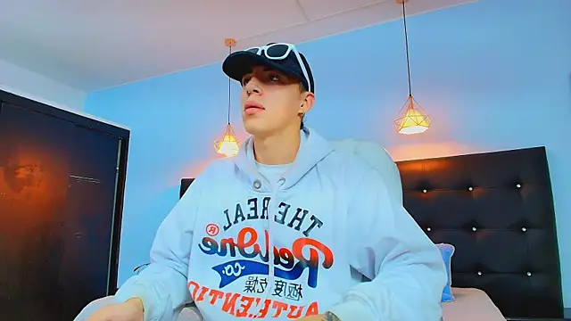 Lobo 17  online show from March 2025 03:46:02 AM