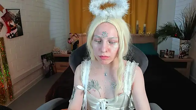 AphexQueen online show from December 2024 04:28:01 PM