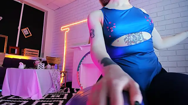 AphexQueen online show from December 2024 06:18:02 PM