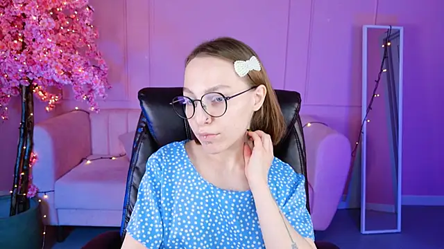 AphexQueen online show from January 2025 01:22:02 PM