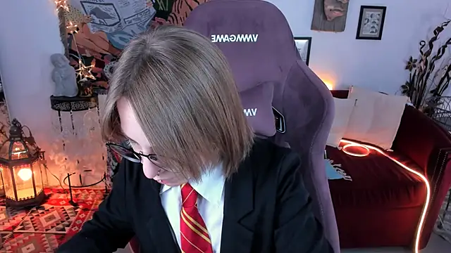 AphexQueen online show from January 2025 09:13:02 AM