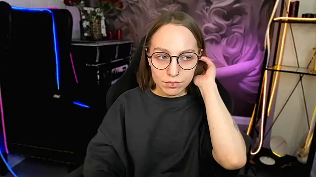 AphexQueen online show from February 2025 07:12:02 PM