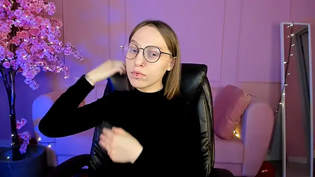 AphexQueen online show from February 2025 01:11:01 PM