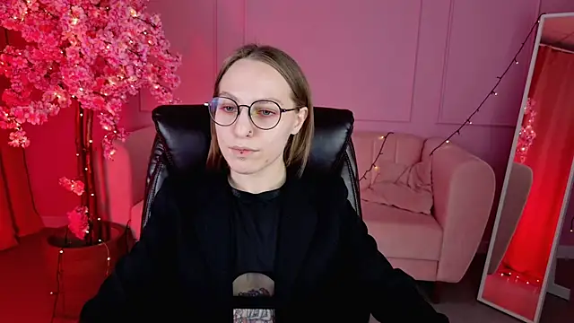 AphexQueen online show from March 2025 04:19:02 PM