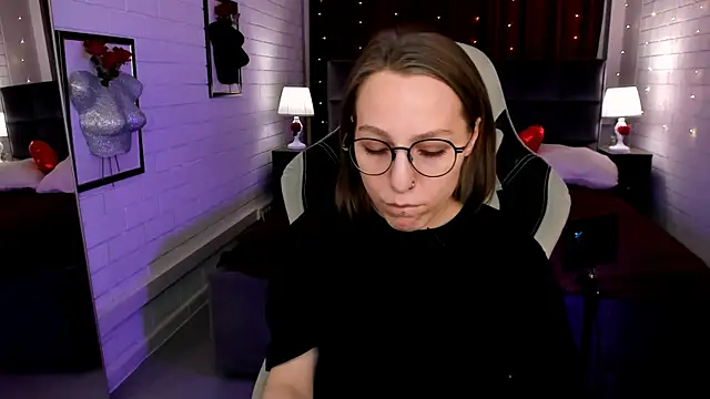 AphexQueen online show from March 2025 07:35:01 PM