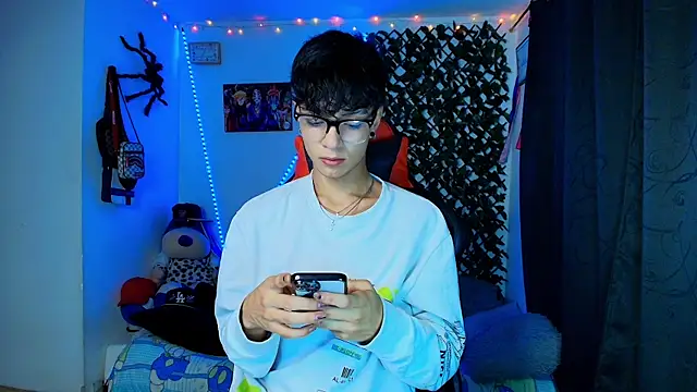 twink sebas  online show from February 2025 04:20:01 AM