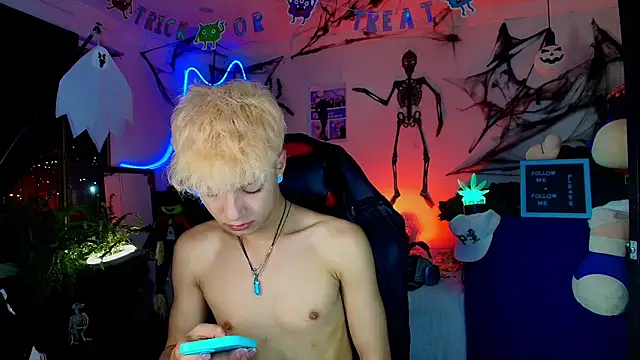 twink sebas  online show from October 2025 04:47:01 AM