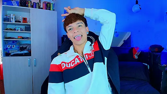 Snapshot of twink_sebas_ chatting on February 2026 01:54:01 PM twink sebas online show from February 2026 01:54:01 PM