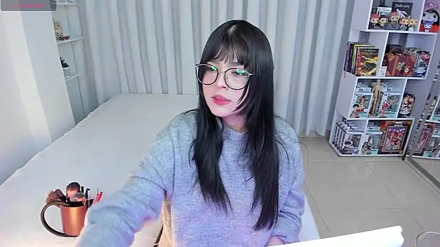 Snapshot of misshoneyxxx chatting on February 2026 02:43:01 AM misshoneyxxx online show from February 2026 02:43:01 AM