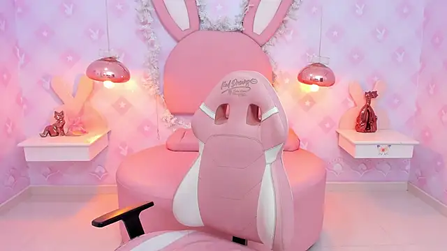 Saraa Skinny online show from December 2024 11:51:02 AM