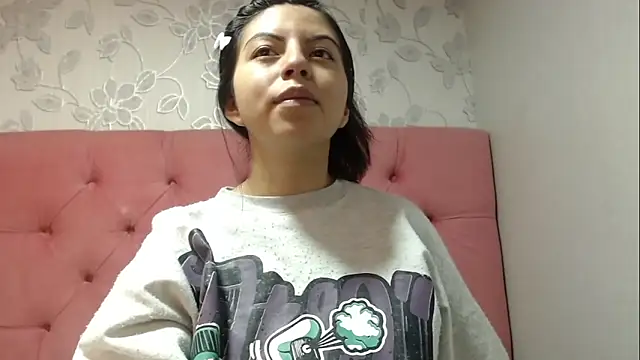 CarolineBrunx online show from December 2025 02:38:01 AM