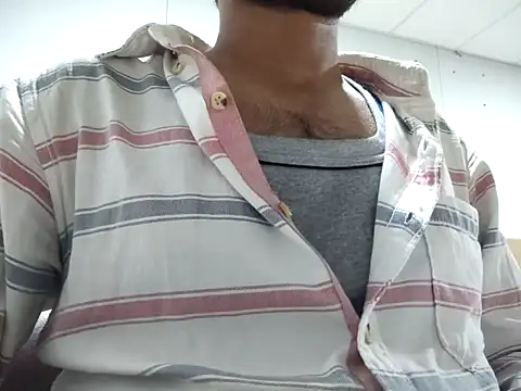 Ishan003 online show from December 2024 03:31:02 PM