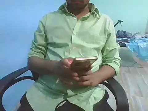 Ishan003 online show from November 2025 03:56:01 PM