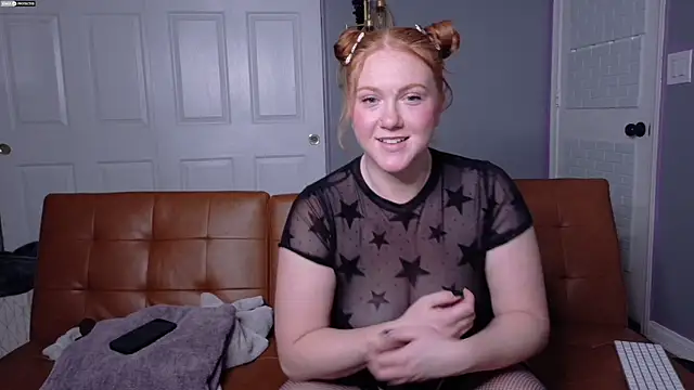 Snapshot of Scarlettredff chatting on November 2025 04:14:01 AM Scarlettredff online show from November 2025 04:14:01 AM