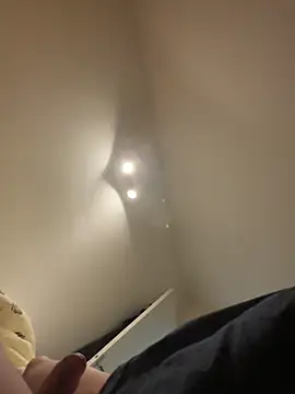  t0ni0  online show from April 2026 09:41:02 AM