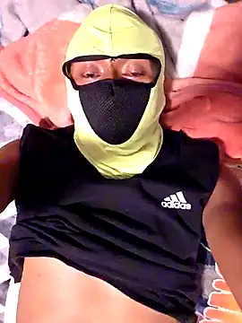 Jovende28 online show from October 2025 12:23:01 AM