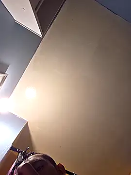 Jovende28 online show from November 2025 09:23:01 AM