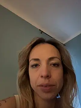 Annelibre online show from February 2025 06:54:01 AM